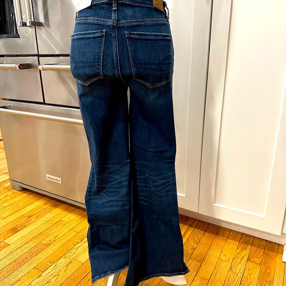 NWT American Eagle Super High Rise Flair Jeans - Picture 6 of 10